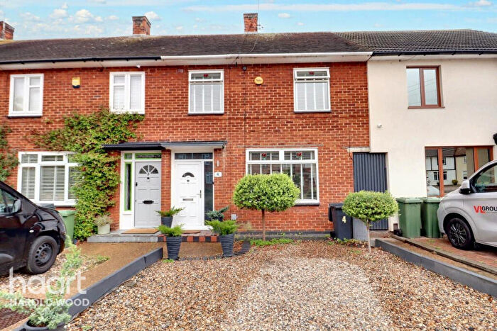 3 Bedroom Terraced House For Sale In Amersham Close, Romford, RM3