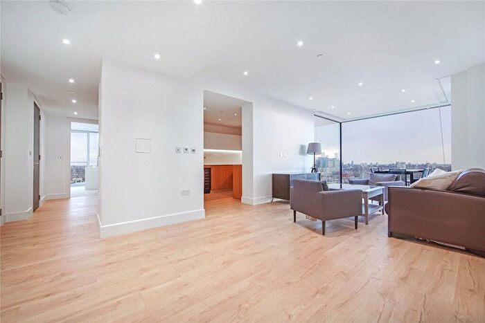 2 Bedroom Apartment To Rent In Cassia House, Goodman's Fields, London, E1