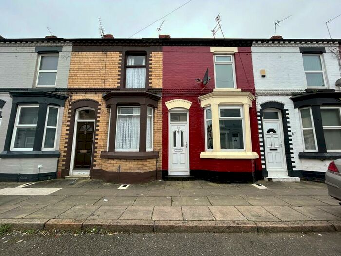 2 Bedroom House To Rent In Morden Street, L6