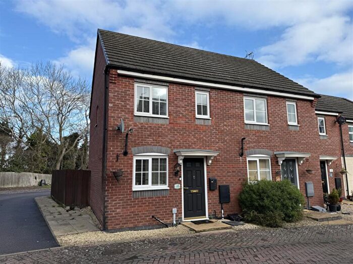 2 Bedroom Town House For Sale In Clarke Crescent, Countesthorpe, Leicester, LE8