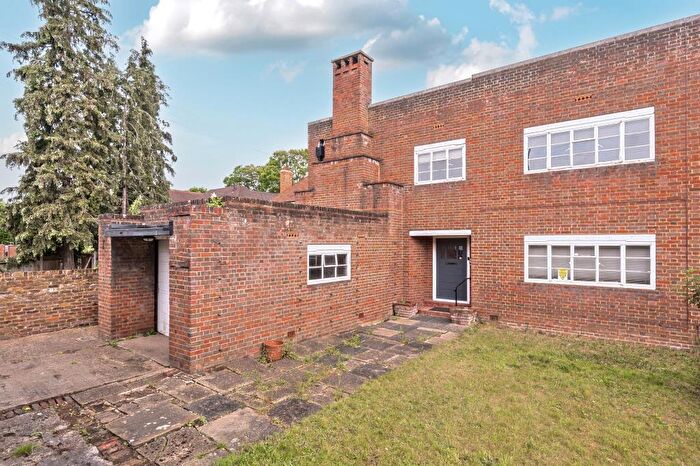 4 Bedroom Semi-Detached House For Sale In Maidenhead, Berkshire, SL6