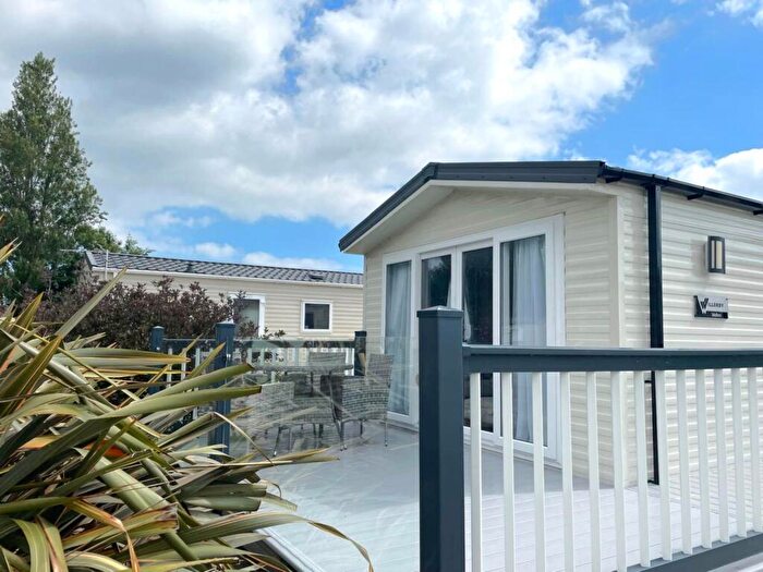 2 Bedroom Caravan For Sale In Willerby Malton, Skegness, PE25