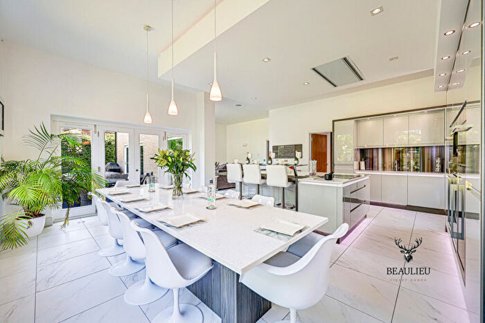 6 Bedroom Detached House For Sale In Gutters Lane, Chelmsford, CM1