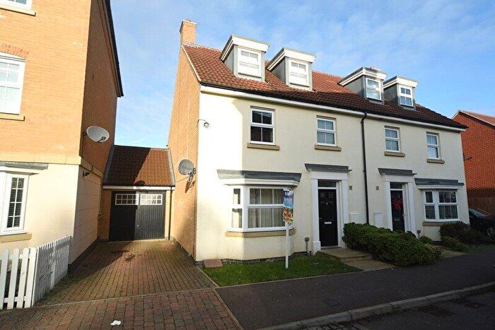 4 Bedroom Semi-Detached House To Rent In Acer Way, Red Lodge, Bury St. Edmunds, Suffolk, IP28
