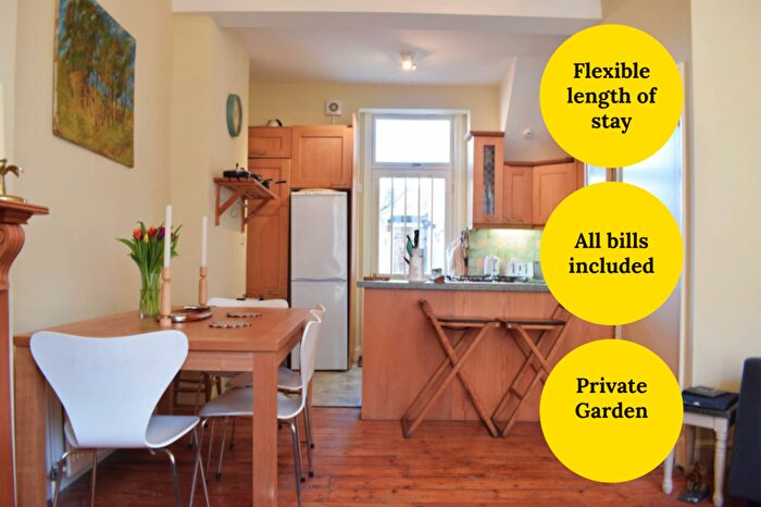 2 Bedroom Flat To Rent In Avenell Road, London ., N5