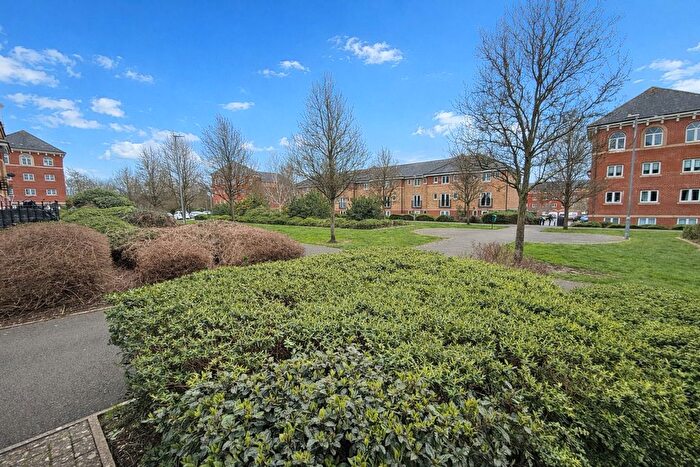 2 Bedroom Flat For Sale In Padstow Road, Swindon, SN2