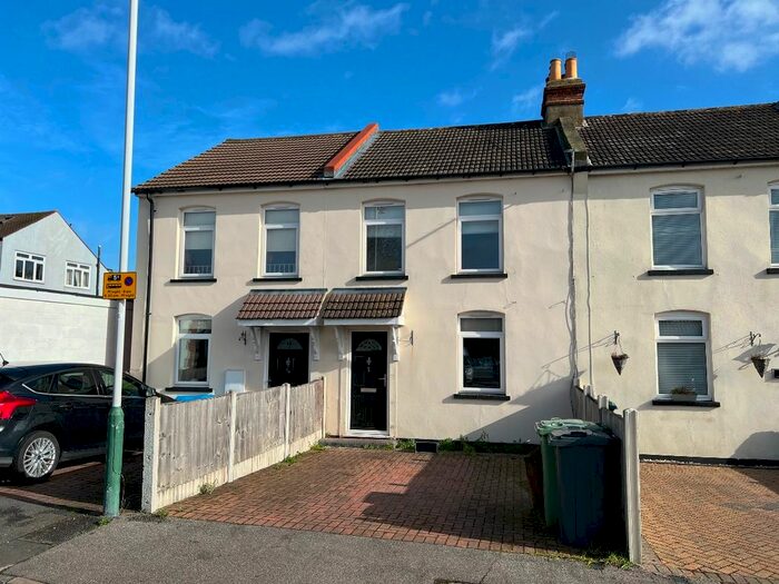 3 Bedroom Terraced House To Rent In Kings Cottages, Bates Road, Romford, RM3