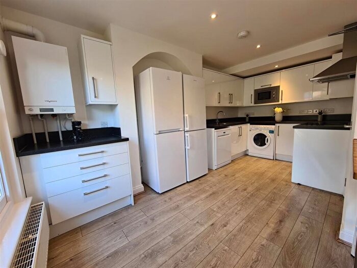 4 Bedroom House To Rent In Pakenham Close, Cambridge, CB4