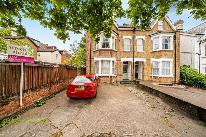 2 Bedroom Flat For Sale In Woodstock Road, East Croydon, London, CR0