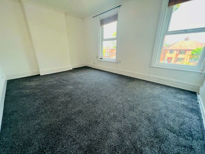 2 Bedroom Flat To Rent In Urmston Lane, Stretford, Manchester, M32
