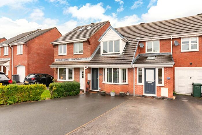 3 Bedroom Terraced House For Sale In Westerley Lane, Shelley, HD8