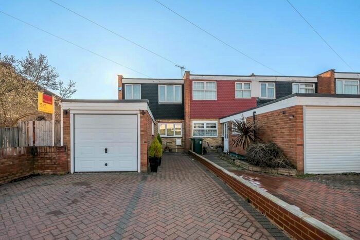 3 Bedroom Detached House To Rent In Sunbury, Ashford, TW15