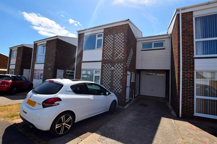 3 Bedroom Terraced House To Rent In Silverdale Close, Pagham, Bognor Regis, PO21