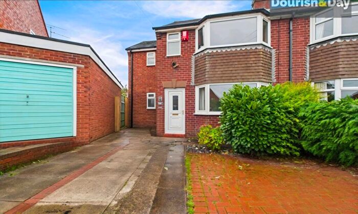 3 Bedroom Semi-Detached House To Rent In Witney Road, Stafford, ST17