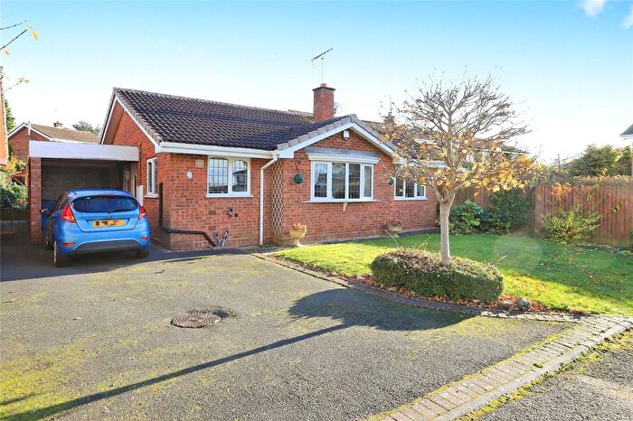 3 Bedroom Bungalow To Rent In Richmond Drive, Perton, Wolverhampton, Staffordshire, WV6