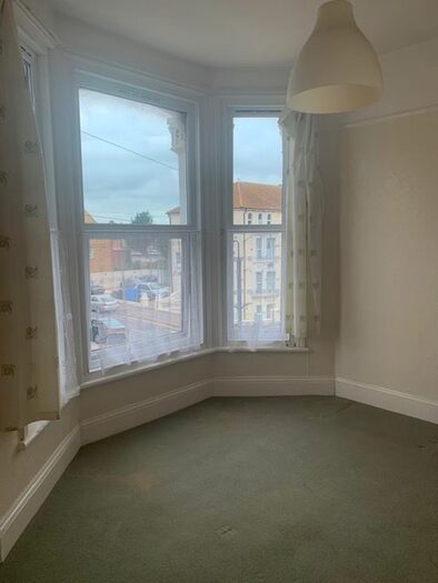2 Bedroom Flat To Rent In Harold Road, Cliftonville, Margate, CT9
