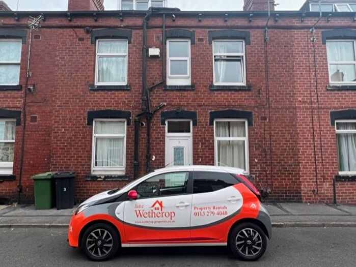 4 Bedroom Terraced House To Rent In Crosby Terrace, Leeds, LS11