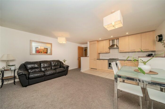 1 Bedroom Flat To Rent In Ascalon Street, London, SW8