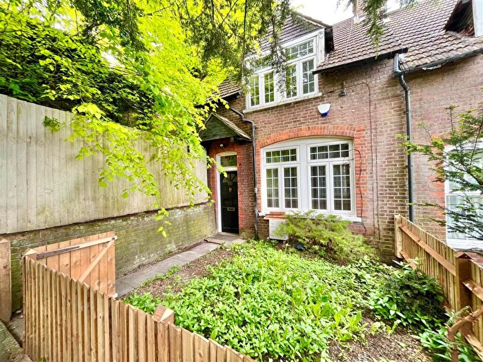 3 Bedroom End Of Terrace House To Rent In Blyth Place, Luton, LU1