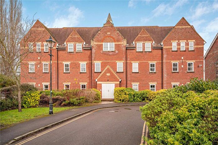 2 Bedroom Apartment For Sale In Plater Drive, Waterside, OX2