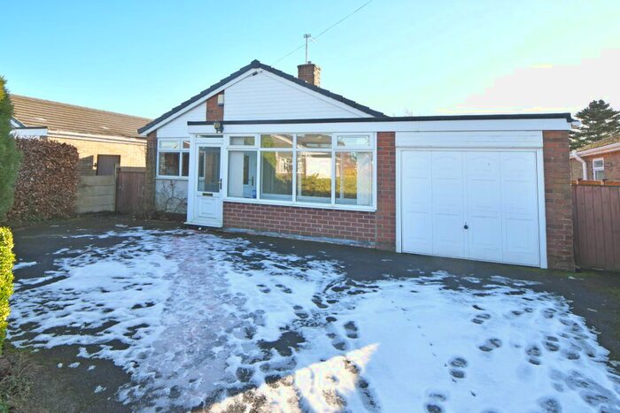 2 Bedroom Detached Bungalow To Rent In Woodside Drive, Meirheath, Stoke-On-Trent, ST3
