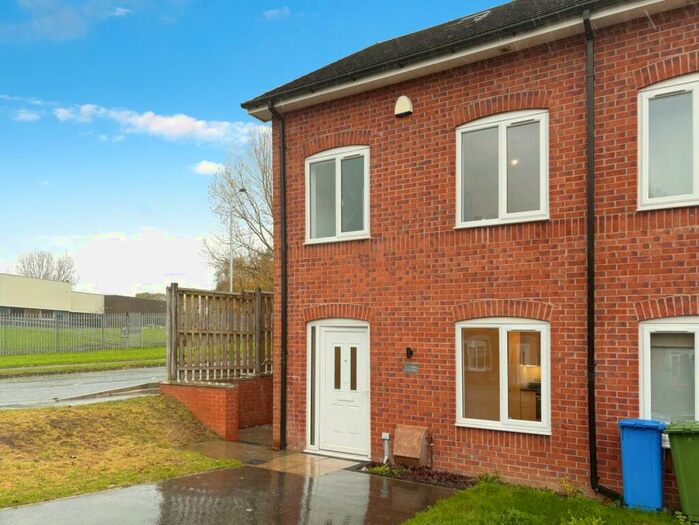 3 Bedroom End Of Terrace House To Rent In Hillside Close, Hyde, Greater Manchester, SK14