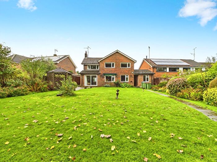 4 Bedroom Detached House For Sale In Sandeman Way, Horsham, RH13