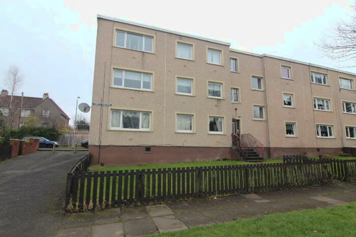 3 Bedroom Flat To Rent In North Square, Coatbridge, ML5