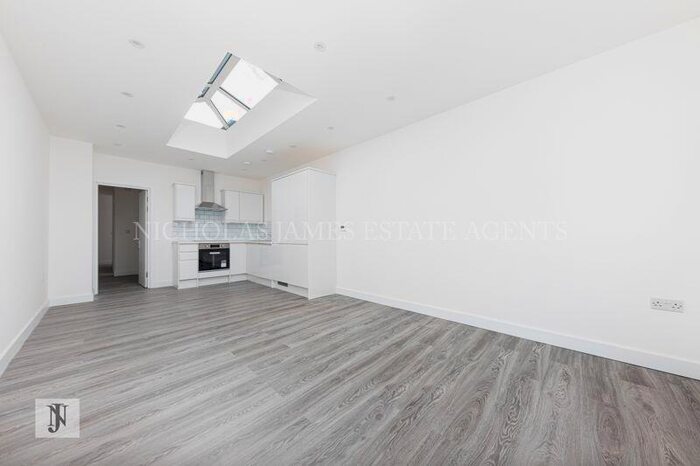 1 Bedroom Flat To Rent In Church Street, Enfield, EN2