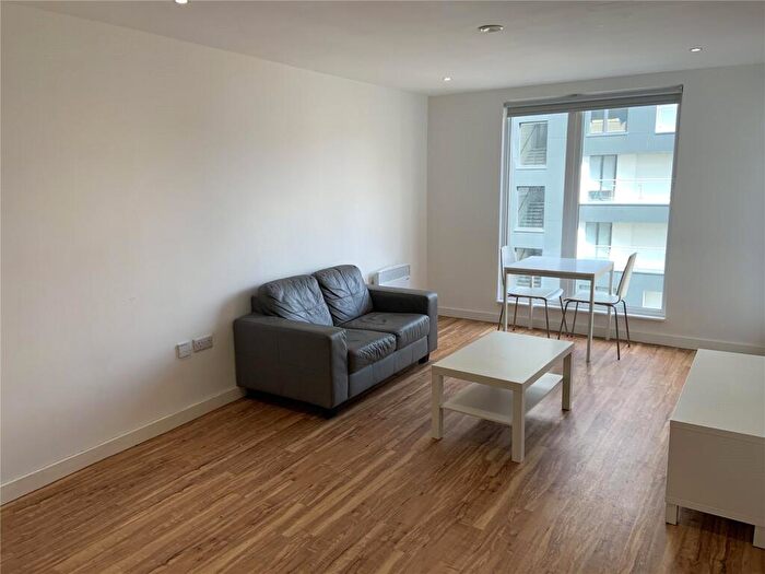 2 Bedroom Flat To Rent In The Exchange, Elmira Way, Salford Quays, Manchester, M5