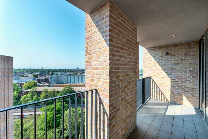 3 Bedroom Flat To Rent In Oberman Road, Neasden, London, NW10