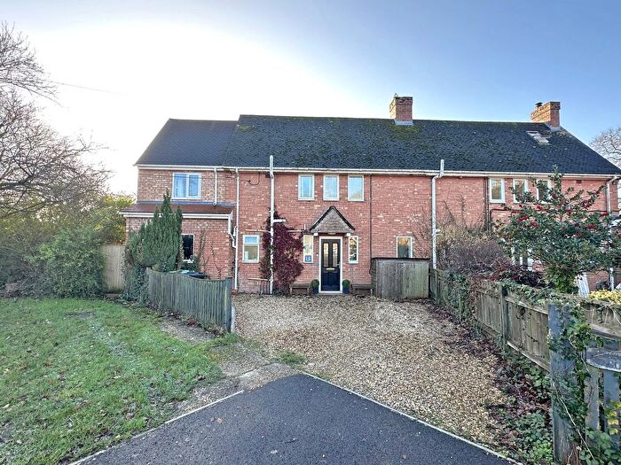 4 Bedroom Semi Detached House For Sale In Station Road, Sway, Lymington, Hampshire, SO41