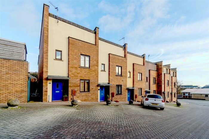 2 Bedroom End Of Terrace House To Rent In Bennett Street, Devonport, Plymouth, PL1