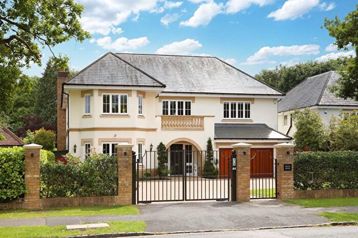 5 Bedroom Detached House To Rent In Dukes Wood Drive, Gerrards Cross, Buckinghamshire, SL9