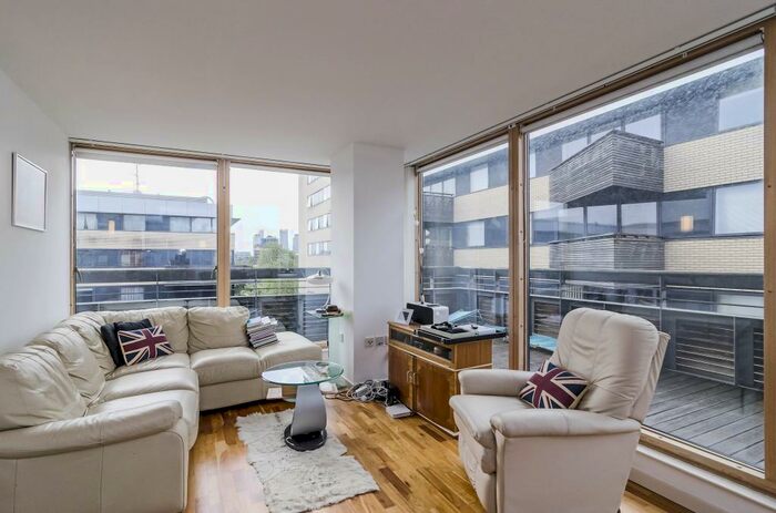 2 Bedroom Apartment To Rent In Poole Street London, N1