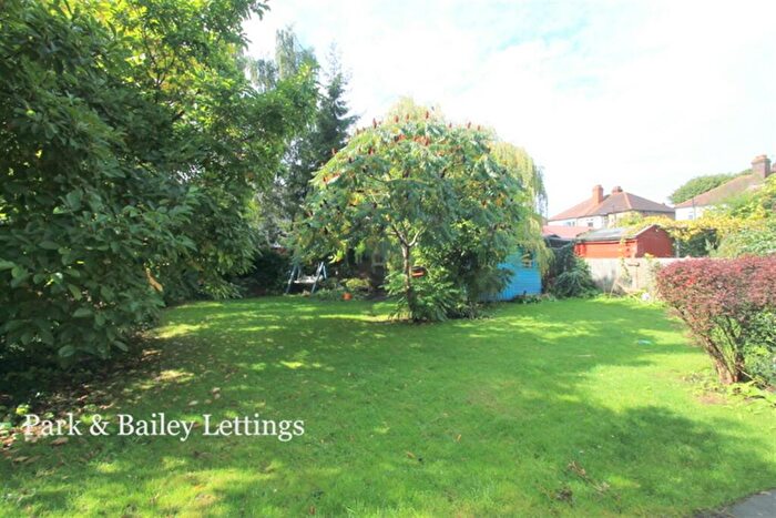 5 Bedroom House To Rent In Bedroom Detached House In Sutton, SM1