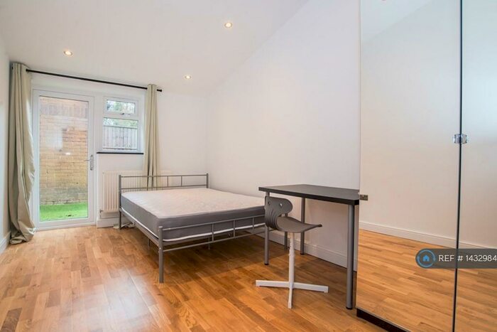 6 Bedroom Terraced House To Rent In Milton Court Road, London, SE14