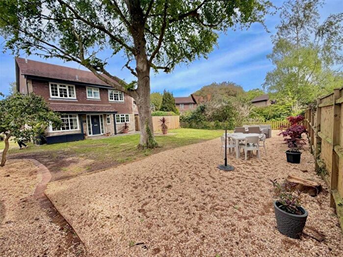 4 Bedroom Detached House For Sale In Clarendon Park, Lymington, Hampshire, SO41