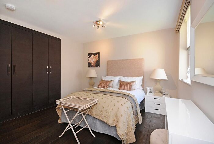 3 Bedroom Flat To Rent In St. Johns Wood Park, London, NW8