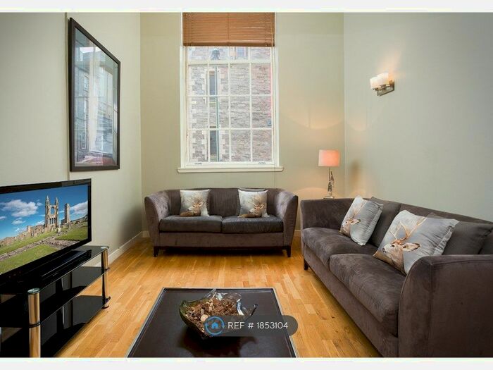 2 Bedroom Flat To Rent In Drummond Street, Edinburgh, EH8