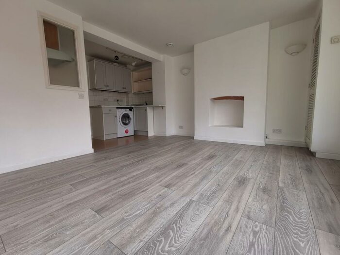 1 Bedroom Apartment To Rent In North Walls, Winchester, SO23