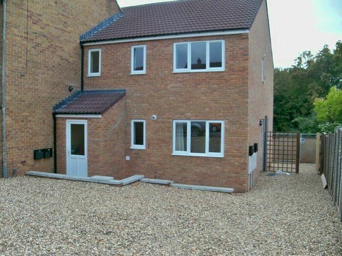 2 Bedroom Apartment To Rent In Milford Avenue, Wick, Bristol, BS30