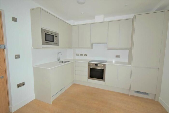 2 Bedroom Flat To Rent In Denmark Hill, Dulwich, SE5