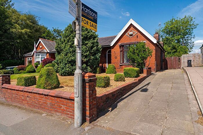 2 Bedroom Semi-Detached Bungalow For Sale In Manchester Road, Bolton, BL5