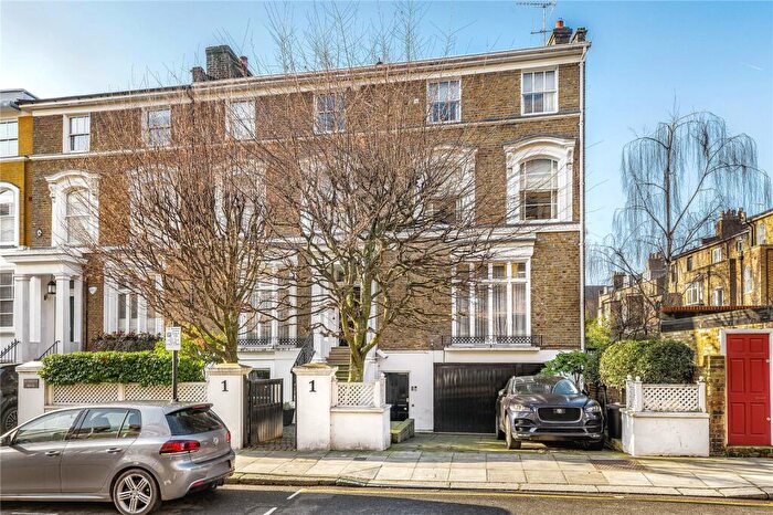 6 Bedroom End Of Terrace House For Sale In Netherton Grove, London, SW10