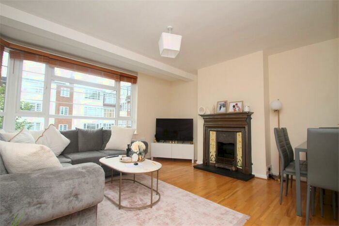 2 Bedroom Flat To Rent In Eversley Park Road, Winchmore Hill, N21