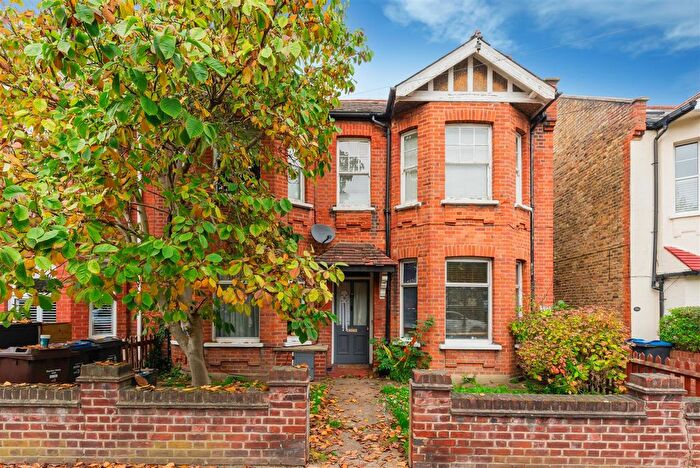 2 Bedroom Flat To Rent In Cromwell Road, London, SW19