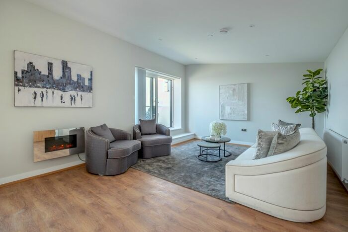 3 Bedroom Flat To Rent In Mast Quay, London, SE18