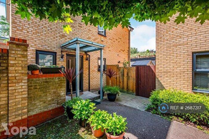 3 Bedroom Detached House To Rent In Brambling Close, Greenhithe, DA9