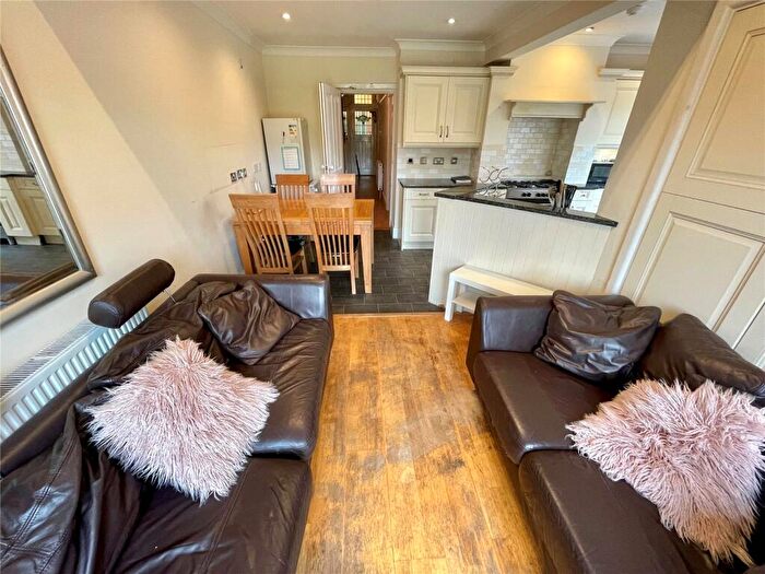 5 Bedroom Detached House To Rent In De Lisle Road, Bournemouth, BH3